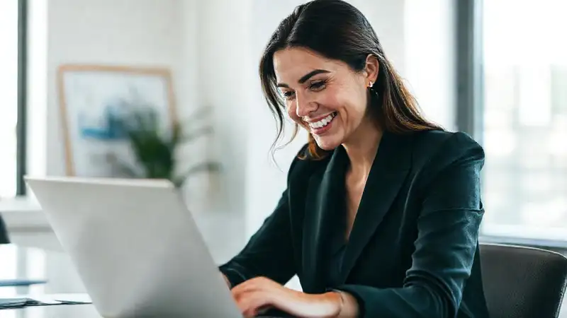 Una mujer exitosa simplifica las finanzas